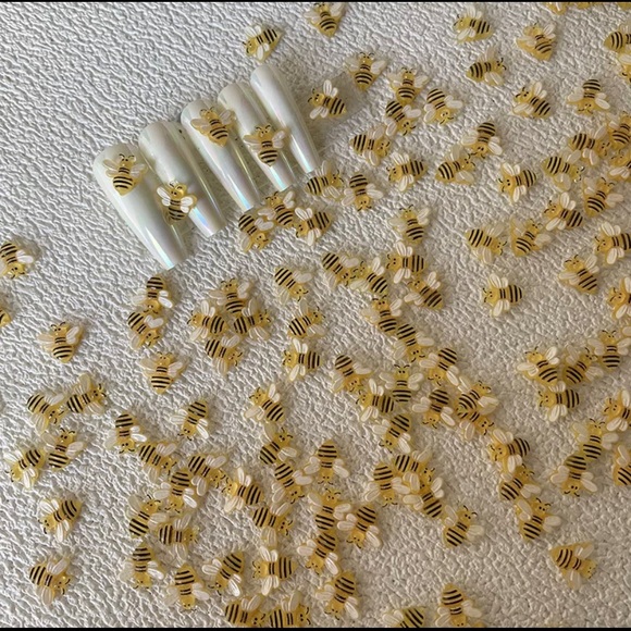 Other - 3D BUMBLEBEE NAIL CHARM